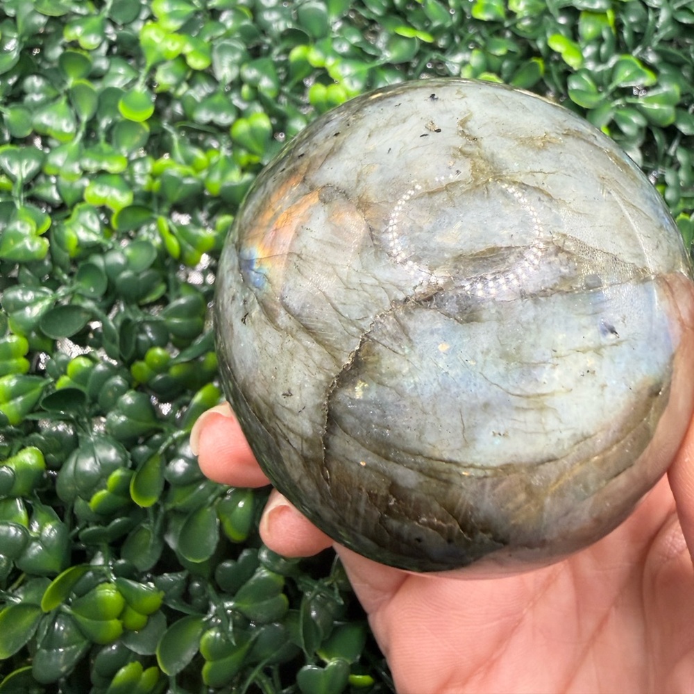 (LabS2) Flashy Labradorite Sphere 65mm - Picture 7 of 7